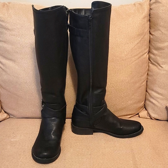 Boots - Picture 2 of 3